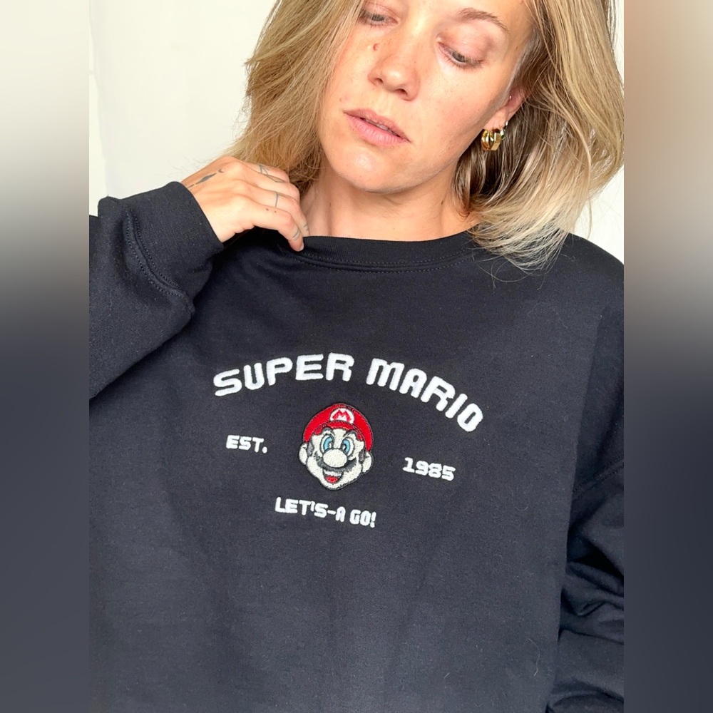 Vintage Super Mario Black Sweatshirt